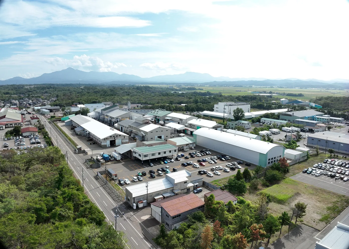 大潟工場・本社　外観